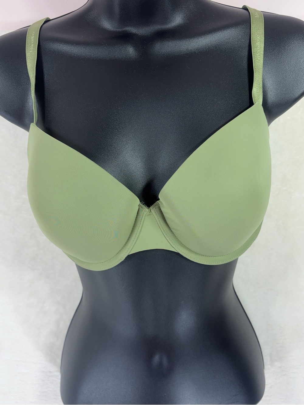 LA VIE EN ROSE Everyday Smooth T-Shirt Bra in Olive Green size 36D